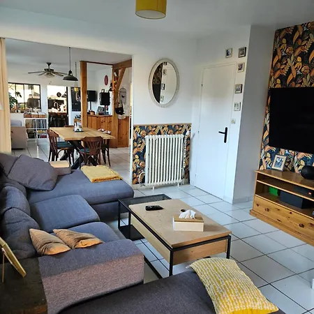 Tres Grande Maison Proche Circuit 24h, Boulerie Jump Savigne L'eveque, Tres Grand Jardin De Bourg * Saint-Corneille