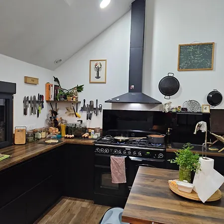 Maison Proche Boulerie Jump Savigne L'eveque, Proche Circuit 24h Holiday home Saint-Corneille