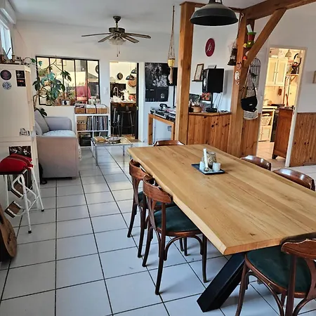 Tres Grande Maison Proche Circuit 24h, Boulerie Jump Savigne L'eveque, Tres Grand Jardin De Bourg * Saint-Corneille